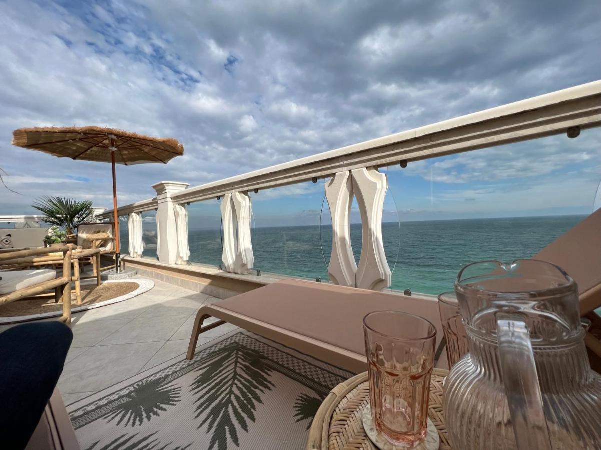 Sky & Sea Daire Altın Kumlar